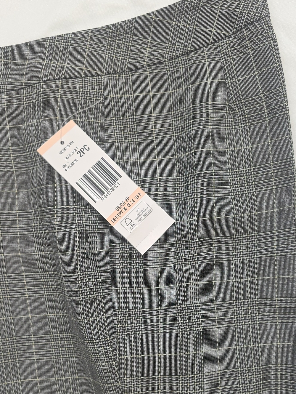 LE SUIT - Picture 9 of 11